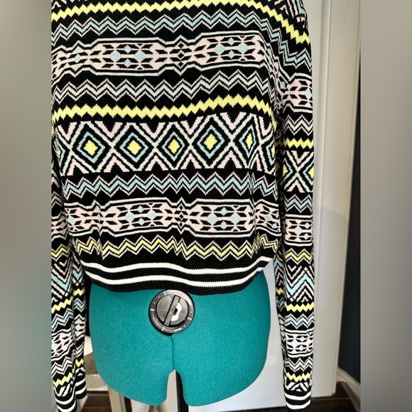 H&M Divided Aztec print cropped sweater black pink yellow blue med - Picture 4 of 10